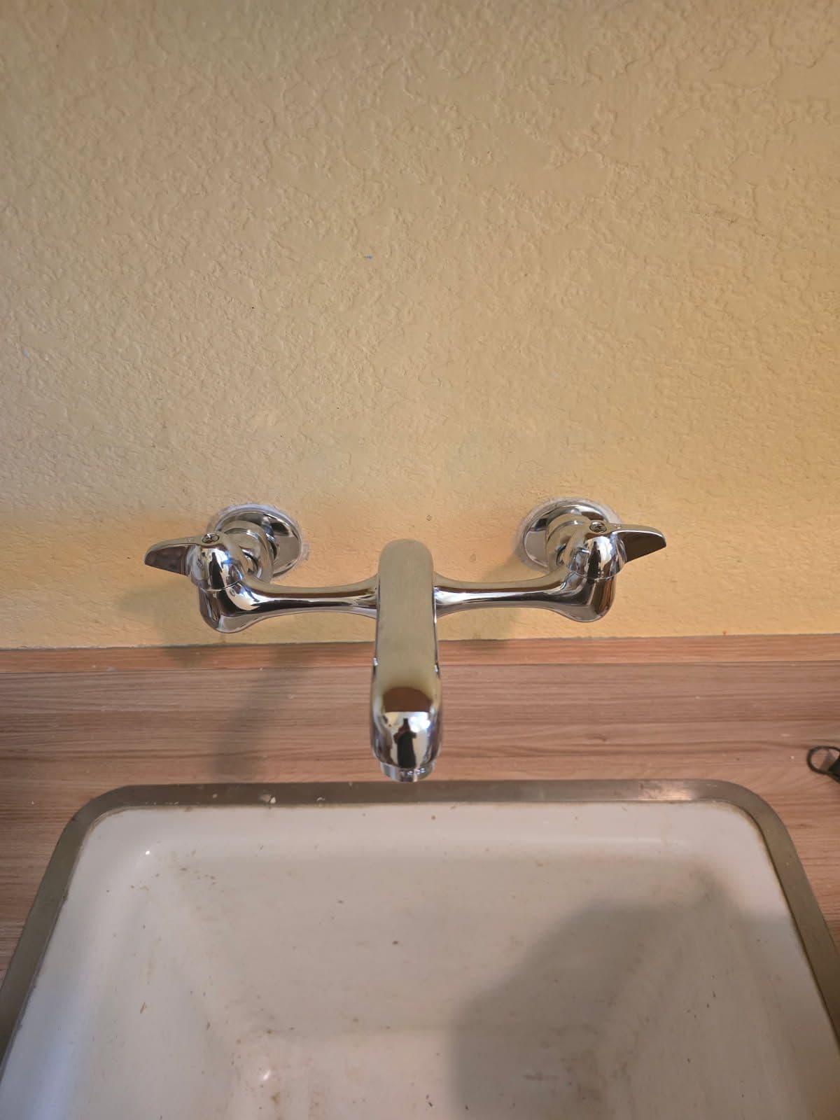 Gallery photos for Efficient Faucet Upgrade for Reliable Laundry Solutions: Image #1