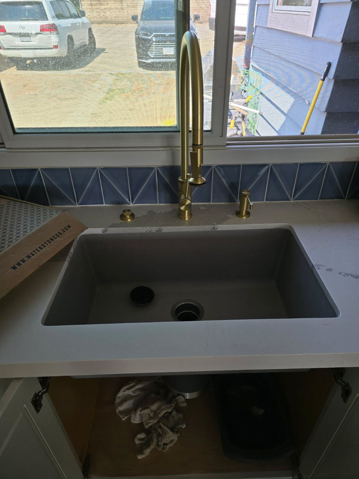 Gallery photos for Flawless Kitchen Faucet Upgrade Transformation: Image #1